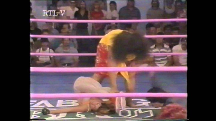 GLOW :  Gorgeous Ladies of Wrestling – Hollywood & Vine vs Fiji 1988