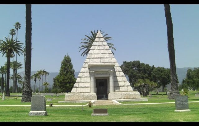WHAT EVERYONE NEEDS TO KNOW ABOUT HOLLYWOOD’S MOST POPULAR CEMETERY…