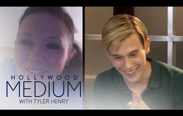 Tyler Henry Reads a Lucky “Hollywood Medium” Fan | Hollywood Medium with Tyler Henry | E!