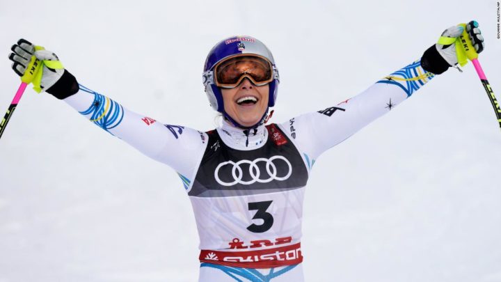 Lindsey Vonn makes history by winning downhill bronze in final race