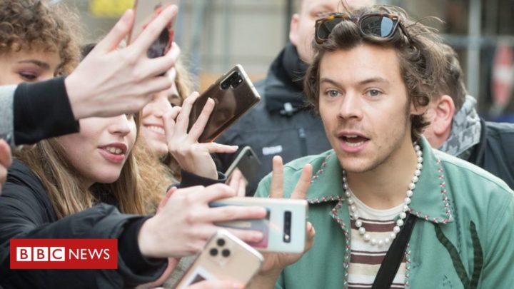 Harry Styles ‘mugged at knifepoint’